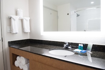 Standard Room, 1 King Bed (Leisure)