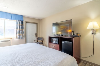 Efficiency, Room, 1 King Bed, Non Smoking