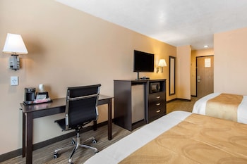 Room, 2 Queen Beds, Non Smoking