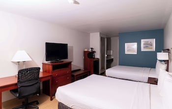 Standard Room, 2 Queen Beds, Accessible, Bathtub