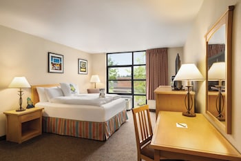 Deluxe Room, 1 Queen Bed