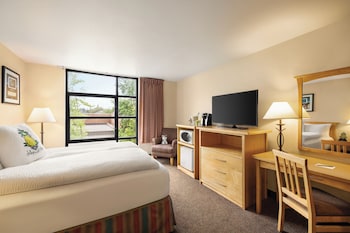 Deluxe Room, 1 Queen Bed