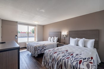Deluxe Room, 2 Double Beds, Accessible (Smoke Free)