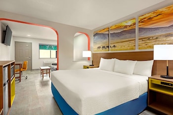 Studio Suite, 1 King Bed, Non Smoking