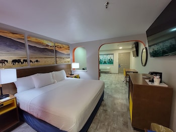 Studio Suite, 1 King Bed, Non Smoking