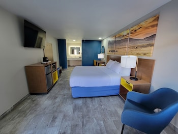 Standard Room, 1 King Bed