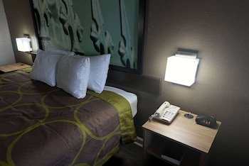 Standard Room, 1 King Bed