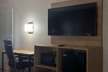 Room, 1 King Bed, Non Smoking (Mobility Accessible)