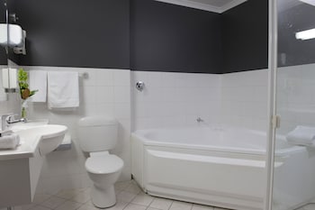 Executive Suite with Spa Bath