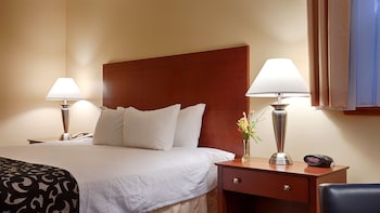 Suite, 1 Queen Bed, Accessible, Bathtub (with Sofabed)