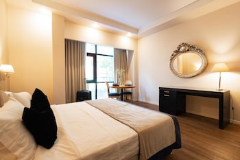 Standard Room, 2 Twin Beds, Non Smoking (with Sofabed)