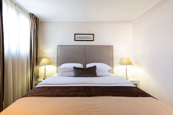 Junior Suite, 1 King Bed, Non Smoking, Balcony