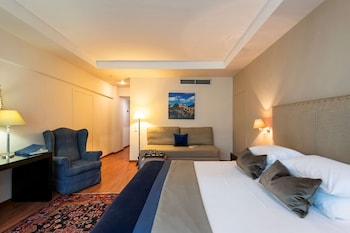 Standard Room, 2 Twin Beds, Non Smoking (with Sofabed)