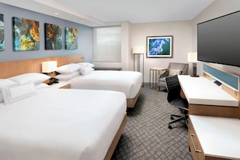 Room, 2 Queen Beds (Mobility/Hearing Accessible, Tub)