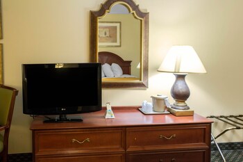 Room, 2 Queen Beds, Non Smoking