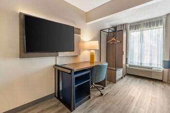 Suite, 2 Queen Beds, Non Smoking