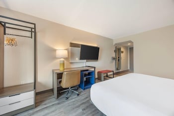 Standard Room, 1 King Bed, Non Smoking