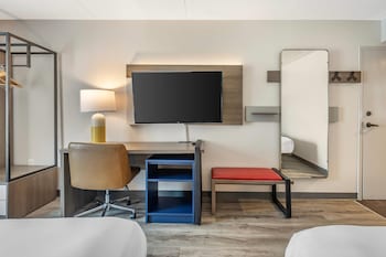 Room, 2 Queen Beds, Non Smoking