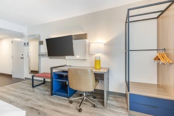 Room, 1 King Bed, Mobility Accessible, Non Smoking