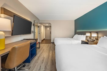 Room, 2 Queen Beds, Non Smoking
