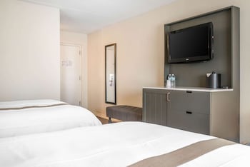 Standard Room, 2 Queen Beds, Non Smoking