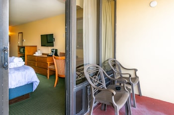 Standard Room, 2 Queen Beds, Balcony, City View