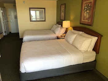 Standard Room, 2 Queen Beds, Balcony (Gulf View)
