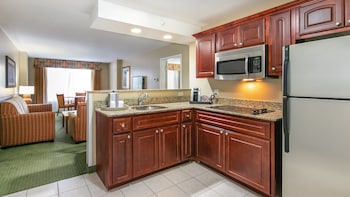 Suite, 2 Bedrooms, Balcony