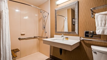 Standard Room, 1 King Bed, Accessible, Refrigerator & Microwave