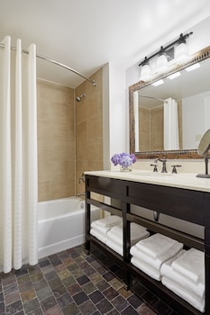 Suite (Alcove)