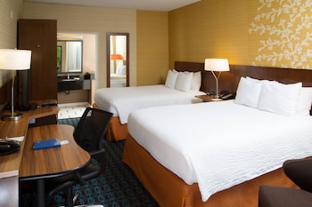 Room, 2 Queen Beds, Hearing Accessible (Roll-in Shower)