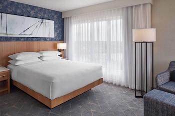 Room, 1 Queen Bed, River View, Corner