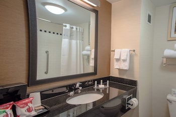 Room, 2 Queen Beds, Accessible Bathtub