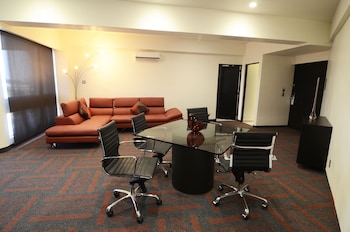 Suite, 1 King Bed (Living Area)