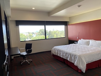 Suite, 1 King Bed, Accessible, Jetted Tub