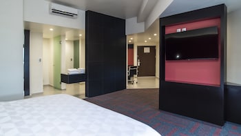 Suite, 1 King Bed (Living Area)