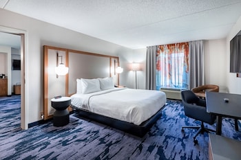 Suite, 1 King Bed with Sofa bed