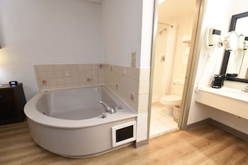 Superior Suite, 1 King Bed, Non Smoking, Jetted Tub
