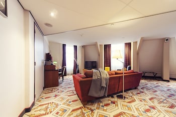 Master Suite with canal view