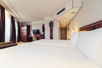 Guest Suite with canal view