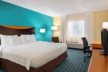 Room, 1 King Bed (Mobility/Hearing Accessible, Tub)