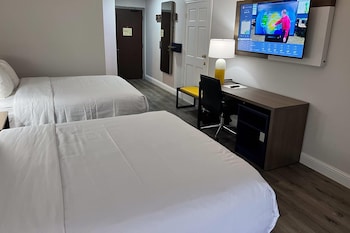 Suite, 2 Queen Beds, Non Smoking (Efficiency, Upgrade)