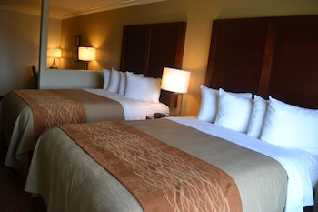 Suite, 2 Queen Beds, Non Smoking (Efficiency, Upgrade)