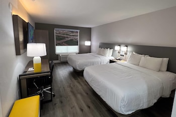 Suite, 2 Queen Beds, Non Smoking (Efficiency, Upgrade)
