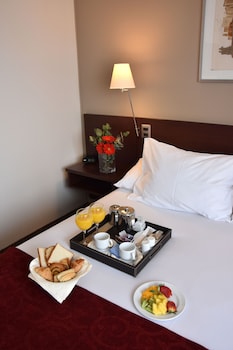 Standard Double Room Single Use, 1 King Bed