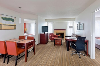 Suite, 2 Bedrooms, Fireplace