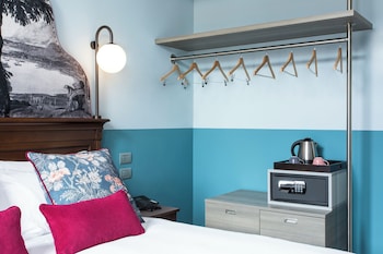 Standard Room, 1 Queen Bed, Terrace