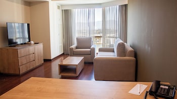 Executive Suite, 1 King Bed with Sofa bed