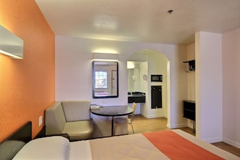 Standard Room, 2 Double Beds, Accessible, Smoking