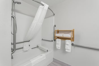 Room, 1 King Bed, Accessible, Non Smoking (Accessible Tub)